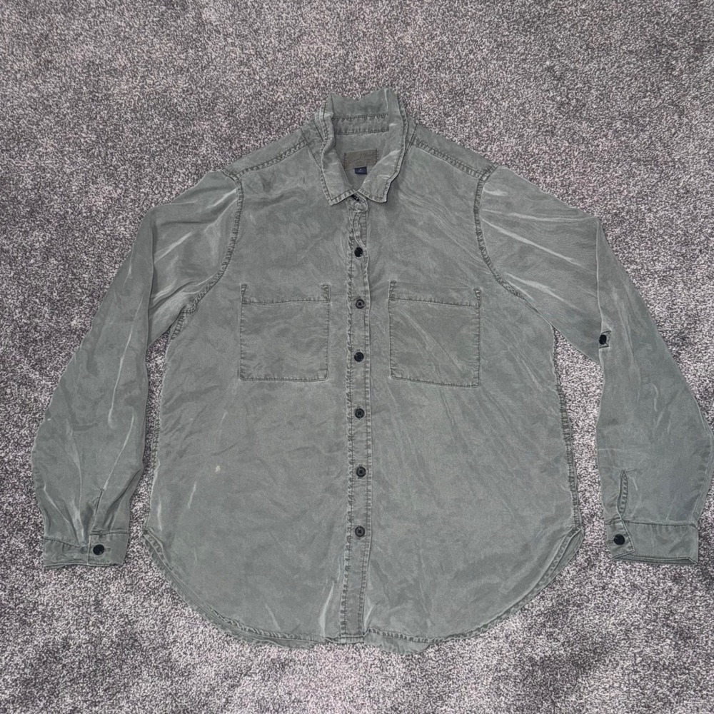 Universal Thread Womens Sage Green Washed Long Sleeve Button-Down Chest Pockets